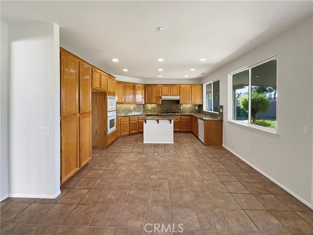 Detail Gallery Image 9 of 25 For 1435 Red Bird Ct, Redlands,  CA 92374 - 3 Beds | 3 Baths