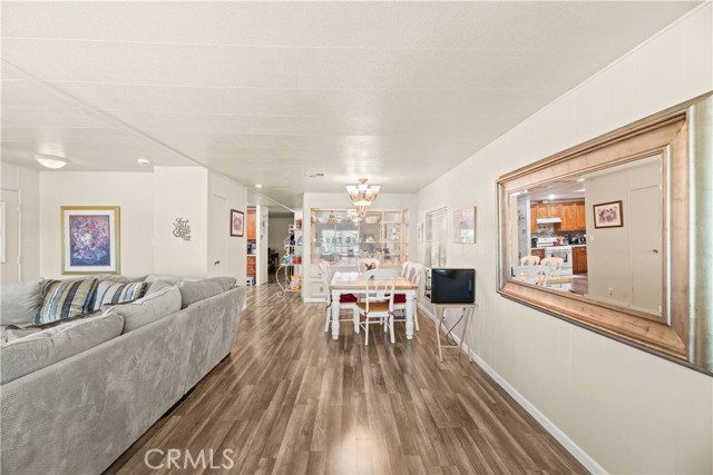 Detail Gallery Image 14 of 60 For 2964 Silver Oak Way, Hemet,  CA 92545 - 3 Beds | 2 Baths