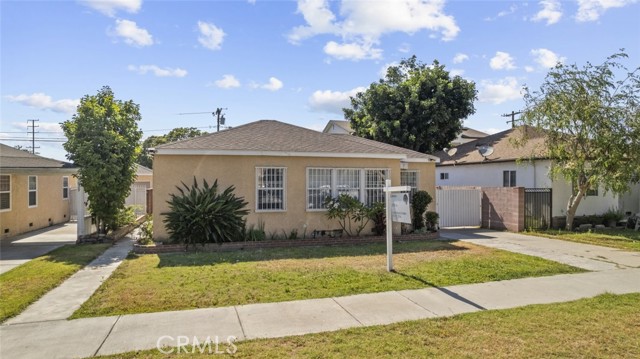 Detail Gallery Image 1 of 44 For 9625 Alexander Ave, South Gate,  CA 90280 - 3 Beds | 2 Baths