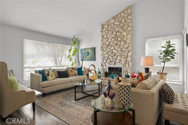 Detail Gallery Image 5 of 35 For 1660 W Sallie Ln, Anaheim,  CA 92802 - 4 Beds | 2 Baths