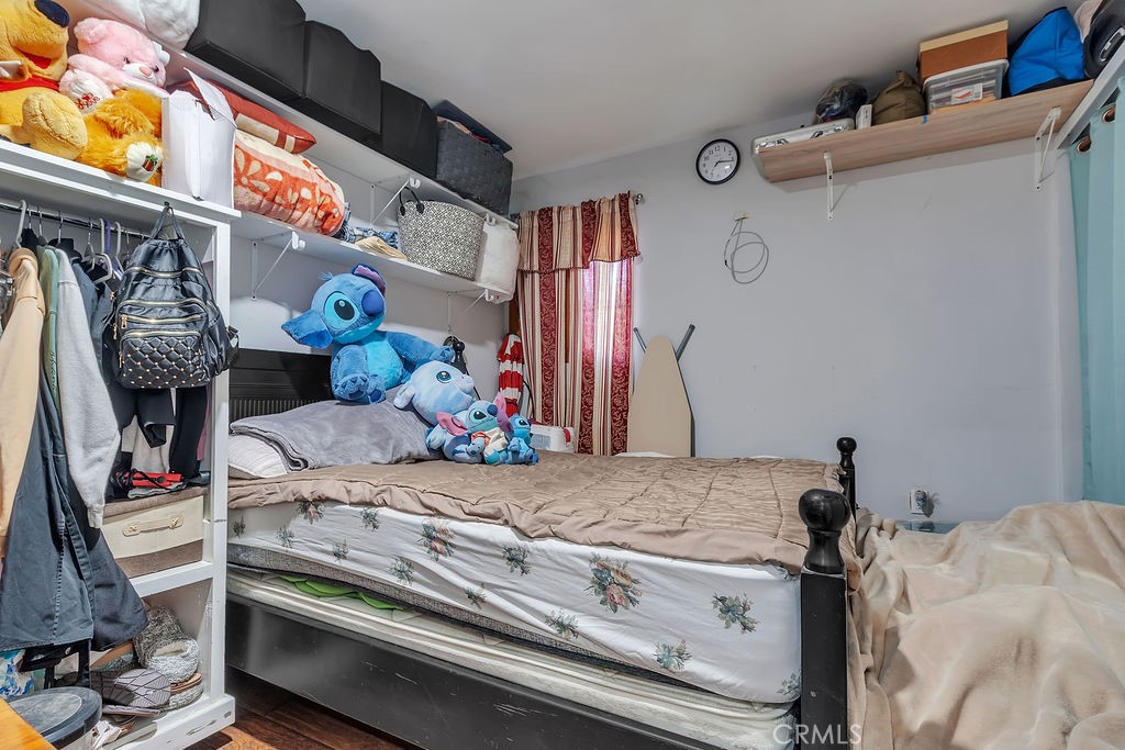 https://media.crmls.org/medias/899df133-c7a3-420b-a13d-2ae937cbefa8.jpg?preset=X-Large