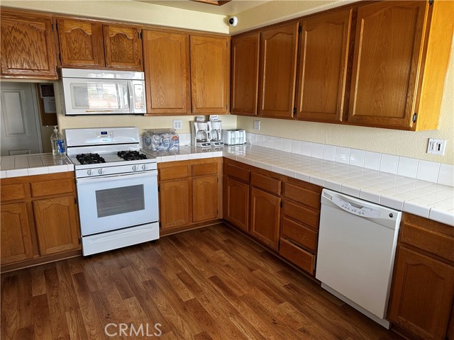 750 Diamante, San Jacinto CA: https://media.crmls.org/medias/899ec76b-1221-4c9e-8004-aa8c880ee34f.jpg