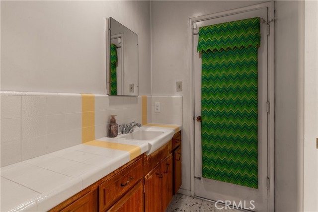 Detail Gallery Image 16 of 46 For 4955 Southridge Ave, View Park,  CA 90043 - 4 Beds | 4/1 Baths