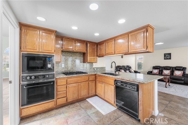 1215 Date Palm Drive, Palmdale CA: https://media.crmls.org/medias/89a0426c-d655-4117-b267-39739f11e0b1.jpg