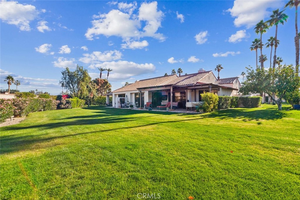 https://media.crmls.org/medias/89a05e25-99c0-496b-96d6-14ff6801d567.jpg?preset=X-Large