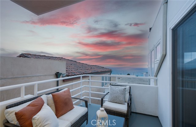 3207 Crest Drive, Manhattan Beach, California 90266, 3 Bedrooms Bedrooms, ,3 BathroomsBathrooms,Residential,Sold,Crest,PW21156135