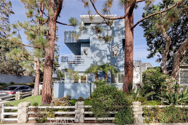 501 5th Street, Manhattan Beach, California 90266, 4 Bedrooms Bedrooms, ,5 BathroomsBathrooms,Residential,Sold,5th,SB22010199