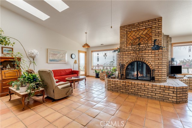 585 Via Mira Valle, Nipomo CA: https://media.crmls.org/medias/89a0ea6b-c37a-49e4-9742-9ab9df6342a0.jpg