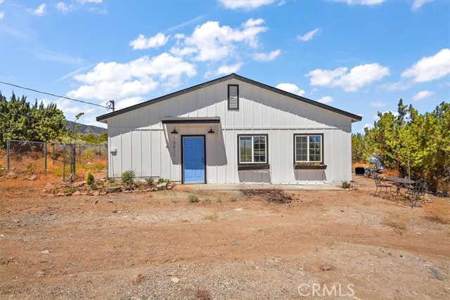 Detail Gallery Image 1 of 1 For 10011 Desert View Rd, Pinon Hills,  CA 92372 - 3 Beds | 2 Baths