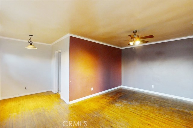 Detail Gallery Image 10 of 32 For 11233 Victory Bld, North Hollywood,  CA 91606 - – Beds | – Baths