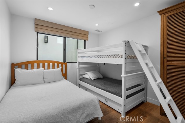 112 30th Street, Newport Beach CA: https://media.crmls.org/medias/89a58925-d37e-4fa4-8da6-5583cca92037.jpg