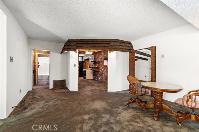 9649 Grace Street, Fontana CA: https://media.crmls.org/medias/89a60062-ecbe-45be-9095-251220b7bb3b.jpg