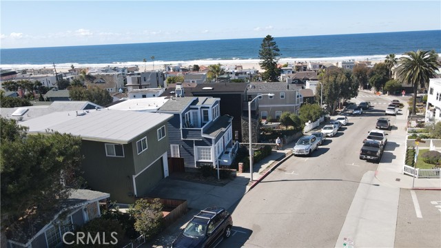 250 24th St, Hermosa Beach, California 90254, 3 Bedrooms Bedrooms, ,1 BathroomBathrooms,Residential,Sold,24th St,SB22037743