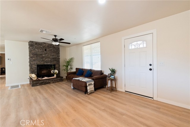 Detail Gallery Image 5 of 20 For 40004 171st, Palmdale,  CA 93591 - 4 Beds | 2 Baths