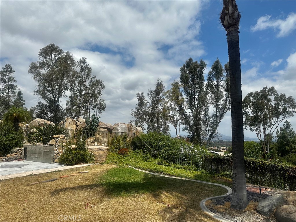 https://media.crmls.org/medias/89a8efda-6f42-4162-a1ec-77cbb4f7e011.jpg?preset=X-Large