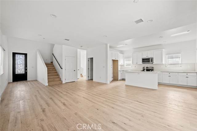 939 E 97th Street, Los Angeles CA: https://media.crmls.org/medias/89a90245-f499-44e6-a81a-10e7898e8949.jpg