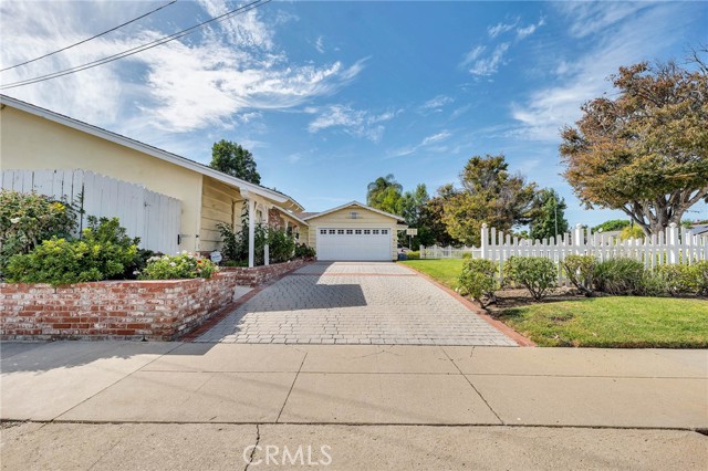 Detail Gallery Image 3 of 37 For 23230 Bigler St, Woodland Hills,  CA 91364 - 3 Beds | 2 Baths