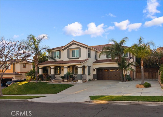 Detail Gallery Image 2 of 75 For 4814 Serrano Ave, Fontana,  CA 92336 - 4 Beds | 4 Baths