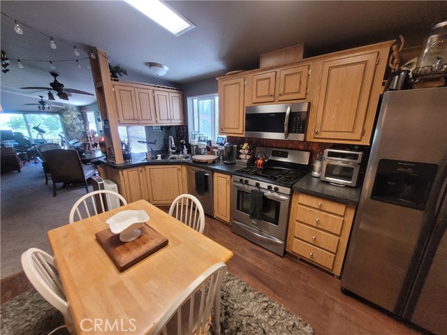 11401 Topanga, Chatsworth CA: https://media.crmls.org/medias/89ac04cb-cf35-4877-af72-bde76fec9dd4.jpg