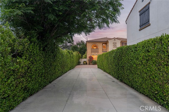 18141 Topham Street, Tarzana CA: https://media.crmls.org/medias/89ac071a-c09d-4272-a73f-e7fb2f2cb3c3.jpg