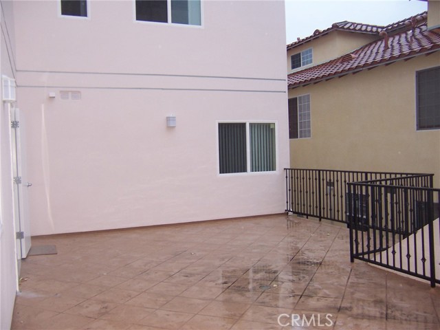 Detail Gallery Image 2 of 9 For 4438 Vista Del Monte Ave #102,  Sherman Oaks,  CA 91403 - 2 Beds | 2 Baths