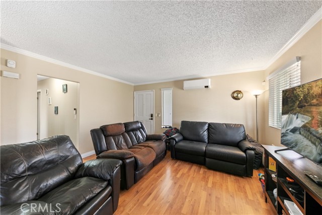 Photo #4: SW24099345 Listing 