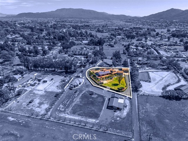 43991 John Warner Road, Temecula CA: https://media.crmls.org/medias/89ae8e1c-157e-4208-9829-ab3136dba1a3.jpg