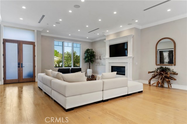 4635 Brewster Drive, Tarzana CA: https://media.crmls.org/medias/89ae96e9-a40e-43a0-9a9b-8d5c53aaa810.jpg