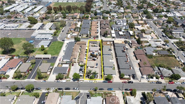 2028 Wallace Avenue, Costa Mesa CA: https://media.crmls.org/medias/89aeaf56-a82a-4956-bd50-6bf69fb4039b.jpg