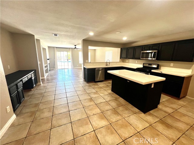 361 Adirondack Drive, Corona CA: https://media.crmls.org/medias/89aefe43-f8a8-4309-a12a-ef91036cc8c7.jpg