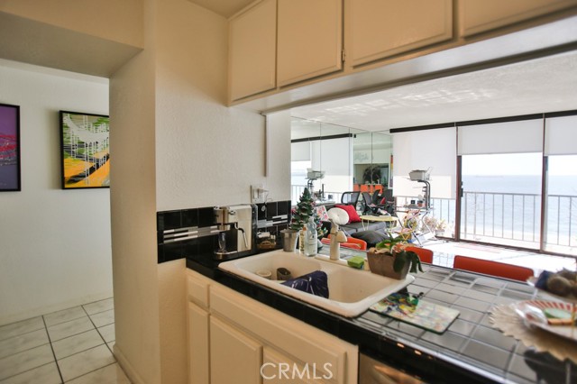 1750 E Ocean Boulevard, Long Beach CA: https://media.crmls.org/medias/89af0f76-72e4-4fe6-b16d-d861bdda657c.jpg