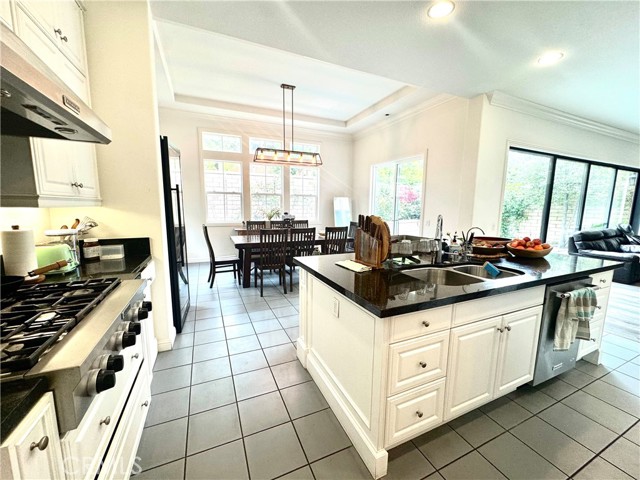 Detail Gallery Image 6 of 30 For 13 Dahlia, Lake Forest,  CA 92630 - 5 Beds | 5/1 Baths