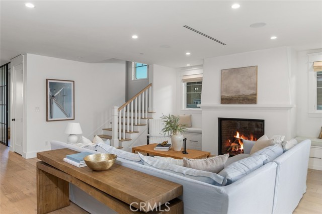 Detail Gallery Image 25 of 75 For 153 Granada Ave, Long Beach,  CA 90803 - 5 Beds | 4 Baths