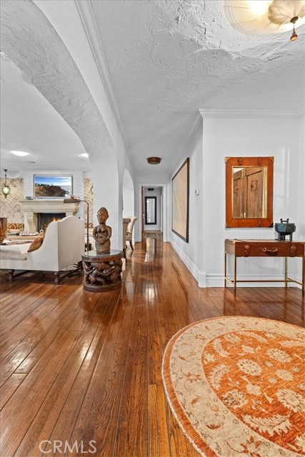 Detail Gallery Image 15 of 35 For 1138 Coldwater Canyon Dr, Beverly Hills,  CA 90210 - 5 Beds | 5 Baths