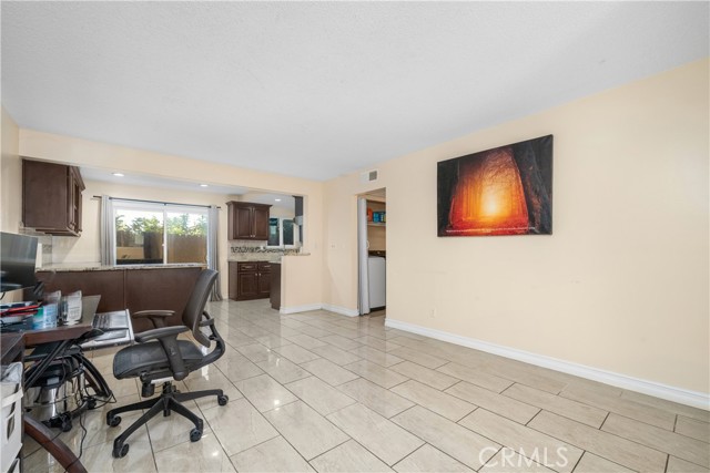 Detail Gallery Image 9 of 36 For 21522 Belshire Ave #8,  Hawaiian Gardens,  CA 90716 - 2 Beds | 2 Baths