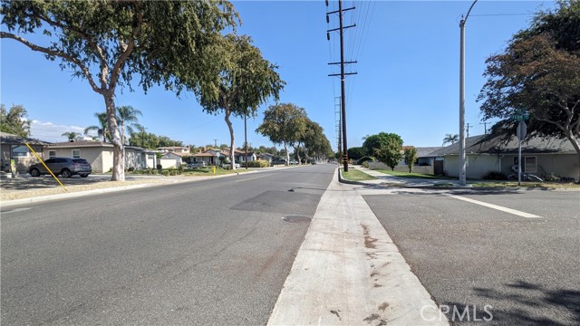 Detail Gallery Image 7 of 12 For 384 W 7th, Upland,  CA 91786 - 3 Beds | 2 Baths