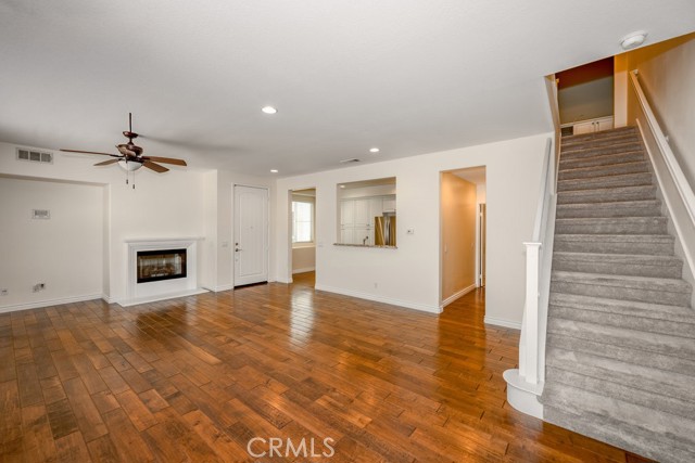 Detail Gallery Image 5 of 27 For 28378 Mirabelle Ln, Saugus,  CA 91350 - 3 Beds | 2/1 Baths