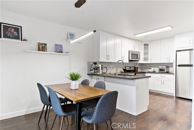 Detail Gallery Image 4 of 13 For 184 Casuda Canyon Dr #B,  Monterey Park,  CA 91754 - 2 Beds | 2/1 Baths