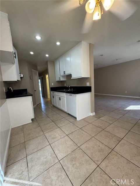 4719 Jackson Street, Riverside CA: https://media.crmls.org/medias/89b2c3e7-88a8-4d94-838a-dc04f2a4bd78.jpg
