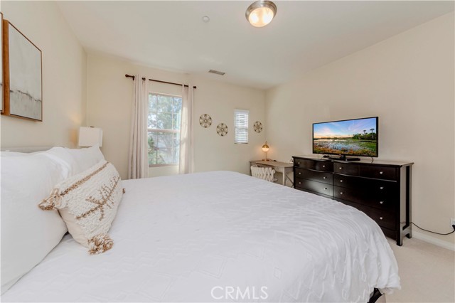 78 Talisman, Irvine CA: https://media.crmls.org/medias/89b2f759-eed4-4b59-9143-da1b675b2f62.jpg