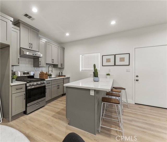 Detail Gallery Image 2 of 14 For 10695 Mckeen St, Garden Grove,  CA 92843 - 4 Beds | 2 Baths