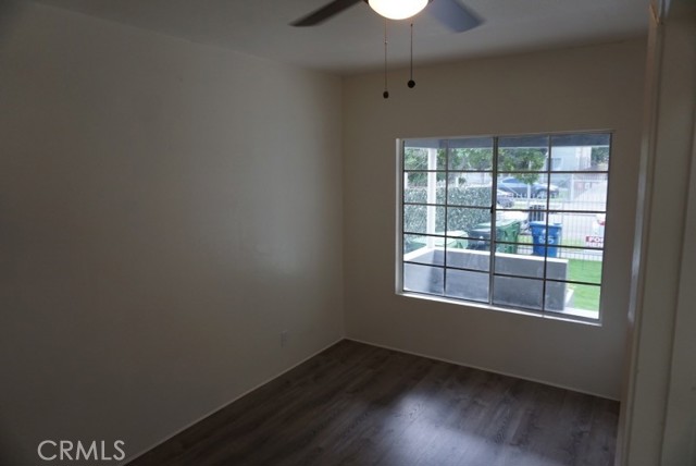 Detail Gallery Image 4 of 13 For 825 W 40th Pl,, Los Angeles,  CA 90037 - 3 Beds | 1 Baths