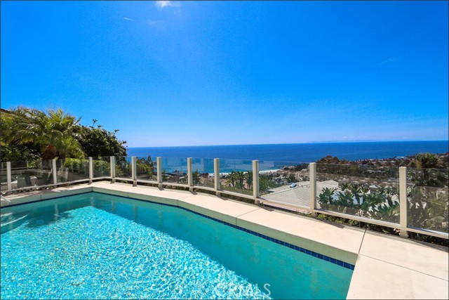 1284 Coronado Drive, Laguna Beach CA: https://media.crmls.org/medias/89b582f6-e55a-4718-9188-20ebed241665.jpg