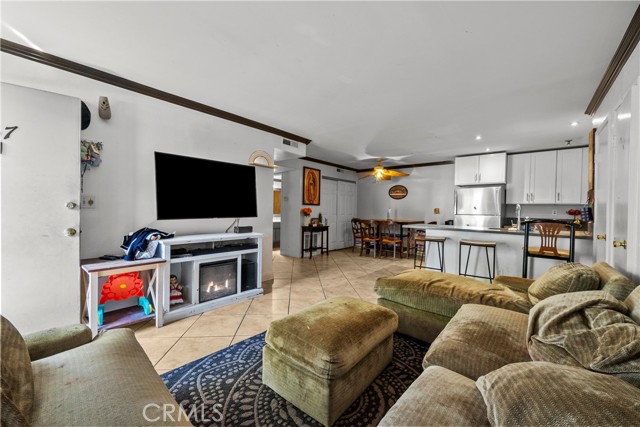 Detail Gallery Image 2 of 14 For 25031 Peachland #167,  Newhall,  CA 91321 - 2 Beds | 2 Baths