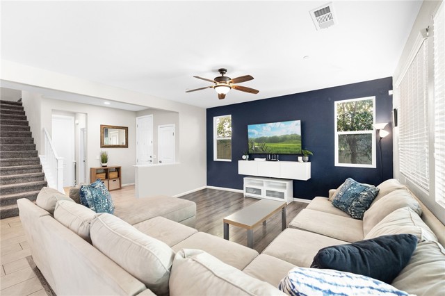 Detail Gallery Image 10 of 44 For 24510 Snapdragon, Lake Elsinore,  CA 92532 - 4 Beds | 2/1 Baths