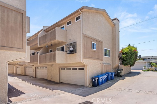 2701 Voorhees Avenue, Redondo Beach, California 90278, 2 Bedrooms Bedrooms, ,1 BathroomBathrooms,Residential,Sold,Voorhees,SB24129806