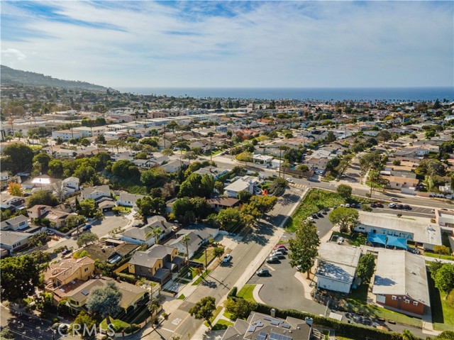 1032 Avenue H, Redondo Beach, California 90277, 4 Bedrooms Bedrooms, ,5 BathroomsBathrooms,Residential,Sold,Avenue H,SB22231404