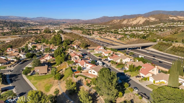 18665 Pad Court, Newhall CA: https://media.crmls.org/medias/89b8dc33-fd9c-457a-aa92-42b127f0cd77.jpg