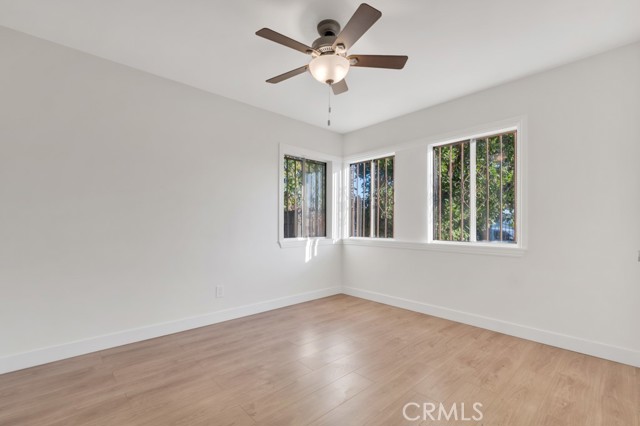 Detail Gallery Image 8 of 15 For 14937 Friar, Van Nuys,  CA 91411 - 5 Beds | 3 Baths