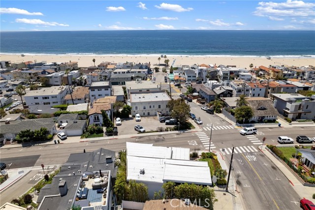 2114 Manhattan Ave, Hermosa Beach CA: https://media.crmls.org/medias/89b92905-4bf4-43b2-b159-c051be320a8a.jpg